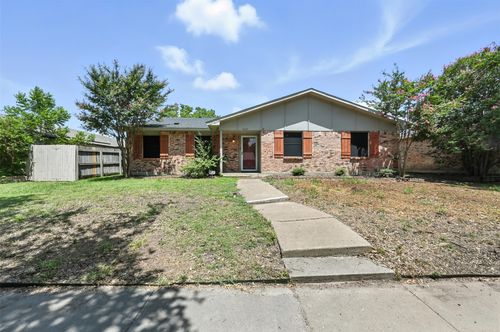 1827 Paxton Dr, Carrollton, TX, 75007-3019 | Card Image