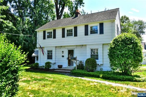 161 Wyckoff Avenue, Wyckoff, NJ, 07481 | Card Image