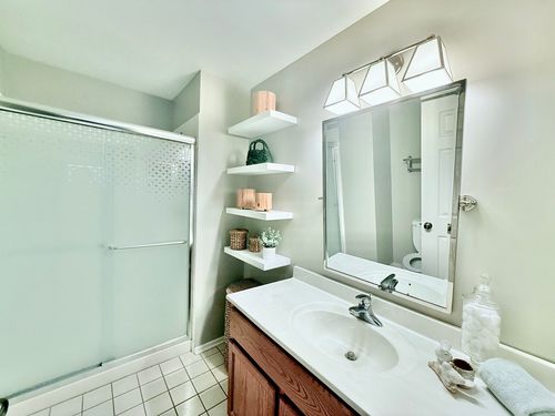 075-30W075 Willow Ln, Warrenville, IL, 60555-1064 | Card Image