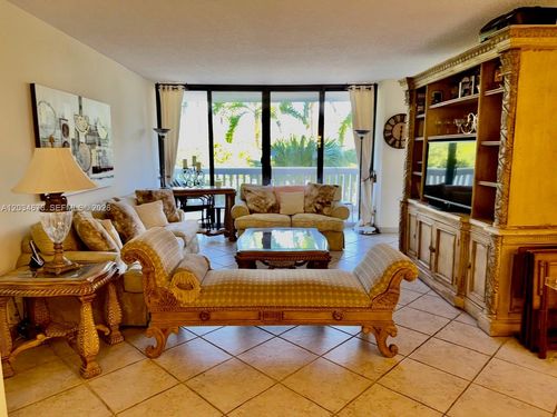 308-2000 Island Blvd, Aventura, FL, 33160-4957 | Card Image