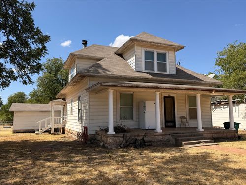 401 N Stratton St, Seymour, TX, 76380-2232 | Card Image