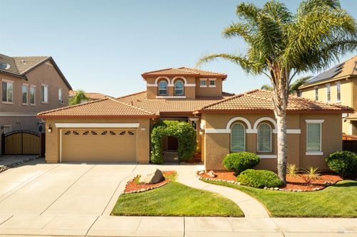 215 Brighton Circle, Vacaville, CA, 95687 | Card Image