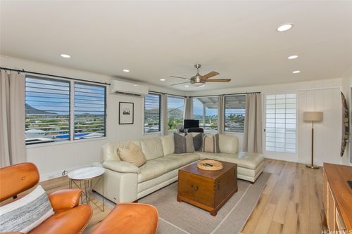 284A Moomuku Pl, Honolulu, HI, 96821 | Card Image