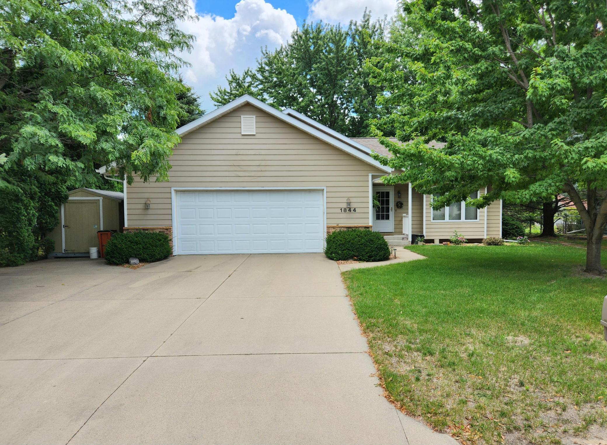 Bayview Dr, Albert Lea, MN 56007