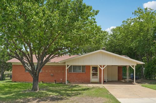 6712 Wallis Rd, Lake Worth, TX, 76135-2216 | Card Image