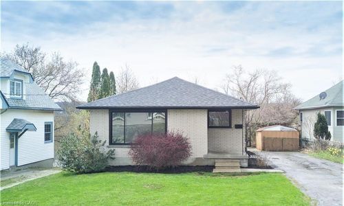 55 Kent St, St. Catharines, ON, L2S1H4 | Card Image