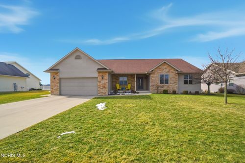 10692 Cherokee Dr, Findlay, OH, 45840-8206 | Card Image