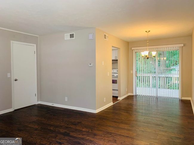 B - 1069 Laurel Ln Nw, Home with 3 bedrooms, 2 bathrooms and 2 parking in Conyers GA | Image 6