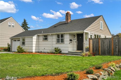 13504 15th Pl Ne, Seattle, WA, 98125-3202 | Card Image