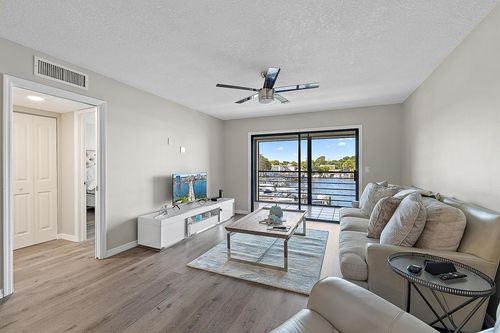 apt-201-309 Lake Cir, North Palm Beach, FL, 33408-5231 | Card Image