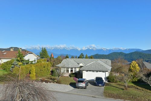 503 Eaglecrest Dr, Gibsons, BC, V0N1V8 | Card Image