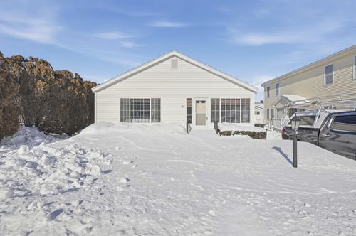 3 Tyngsboro St, Seabrook, NH, 03874-4849 | Card Image