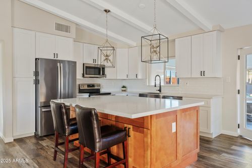 7918 E Dale Ln, Scottsdale, AZ, 85266-2118 | Card Image