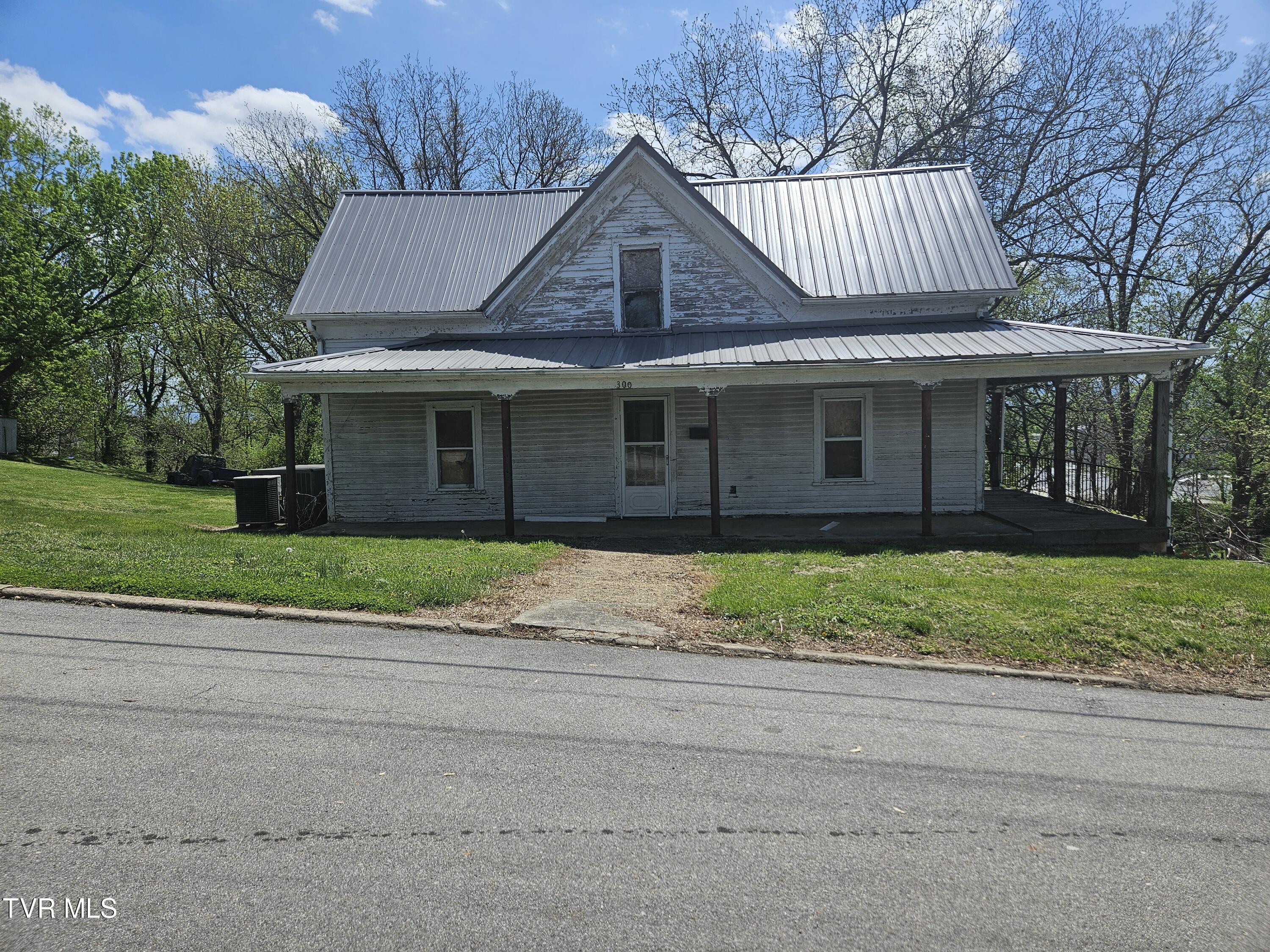 Highland Ave, Greeneville, TN 37745