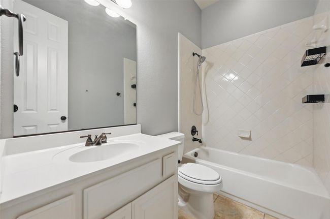 1ST FLOOR EN SUITE BATHROOM | Image 19
