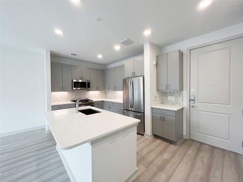 unit-470-3636 W Dallas St, Houston, TX, 77019-1777 | Card Image