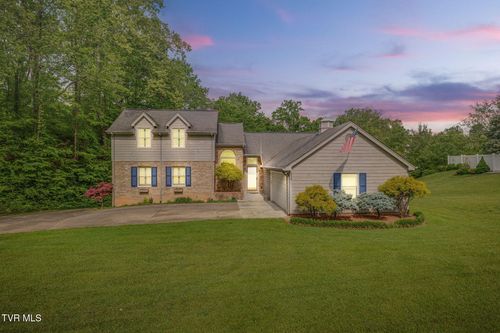 212 Old Castle Rd, Kingsport, TN, 37660-7210 | Card Image