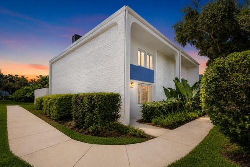 2962 Pine Cone Cir, CLEARWATER, FL, 33760-5315 | Card Image