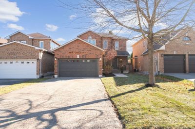 346 Pickering Cres, House other with 4 bedrooms, 4 bathrooms and 6 parking in Newmarket ON | Image 1