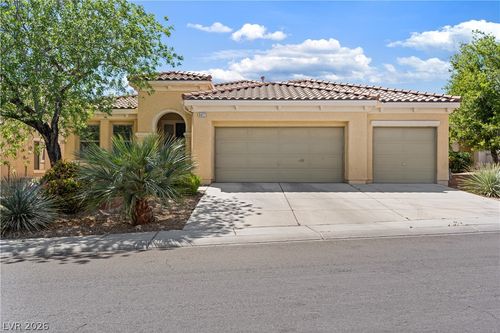 6417 Giant Oak St, North Las Vegas, NV, 89084-2033 | Card Image