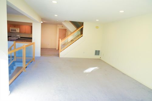 145-145 Captain Eames Cir, Ashland, MA, 01721-3925 | Card Image