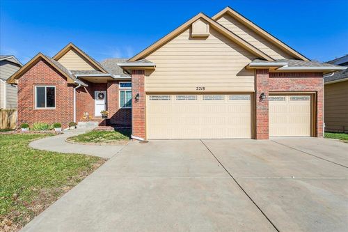 2218 E Sommerhauser Cir, Derby, KS, 67037-3559 | Card Image