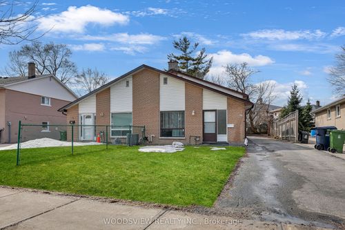 56 Lightwood Dr, Etobicoke, ON, M9V2Z2 | Card Image