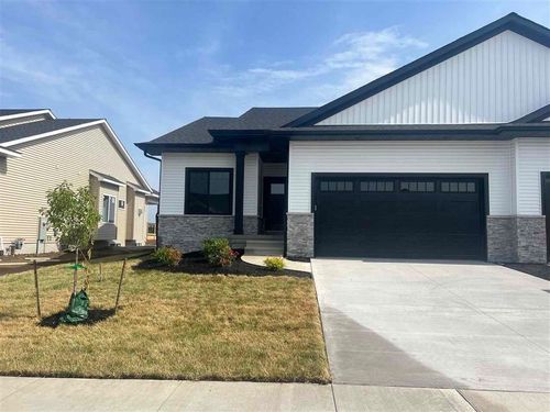 1222 Berkshire Ln, North Liberty, IA, 52317-4894 | Card Image