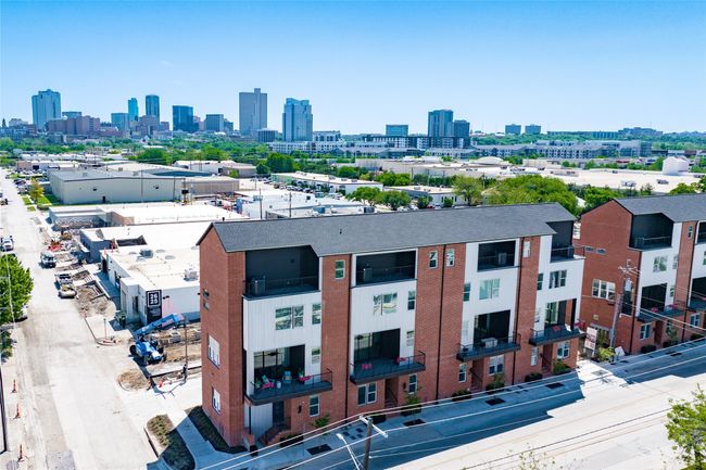 201 Carroll St, Townhouse with 3 bedrooms, 4 bathrooms and null parking in Fort Worth TX | Image 39