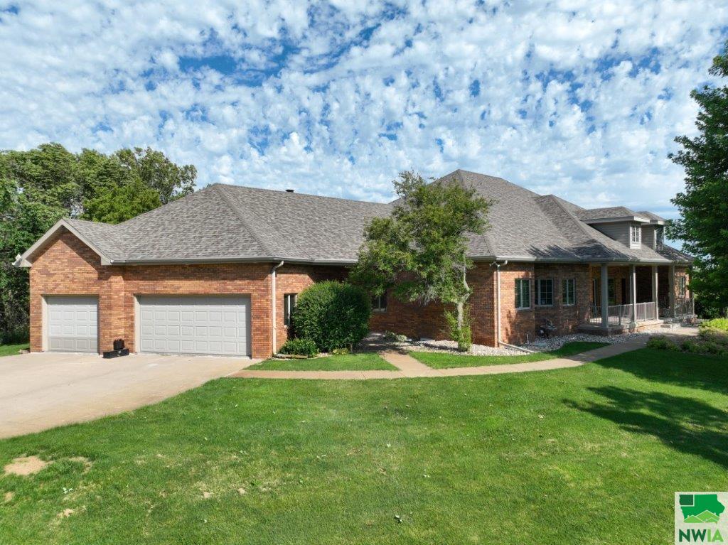 Horse Lake Dr, Sioux City, IA 51108