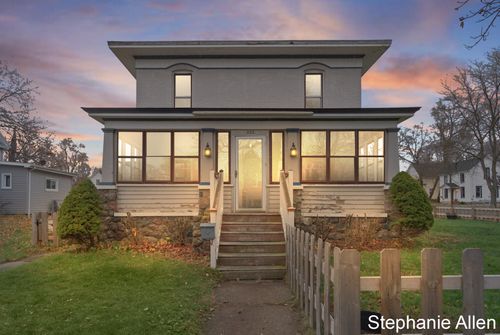 322 Alderman St, Belding, MI, 48809-1706 | Card Image