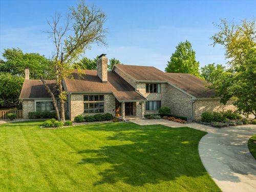 1810 Cardinal Ct, Pontiac, IL, 61764-9332 | Card Image