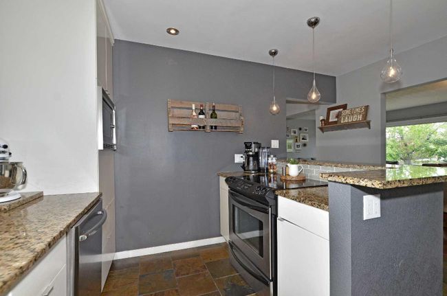 4004 3 Ave Sw, House detached with 4 bedrooms, 2 bathrooms and 1 parking in Calgary AB | Image 7
