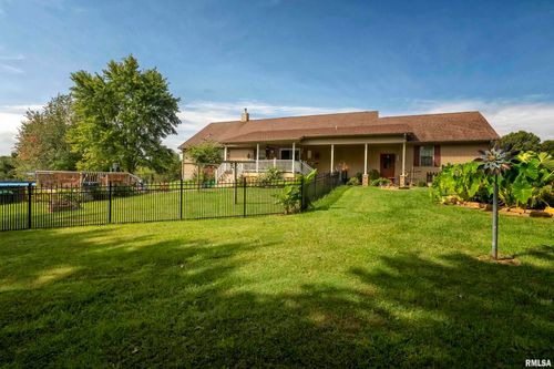 209 Vine St, New Burnside, IL, 62967-1174 | Card Image