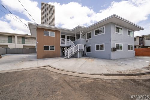 829 Waiaka Pl, Honolulu, HI, 96826-3459 | Card Image