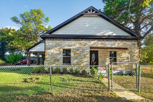 617 E Chambers St, Cleburne, TX, 76031-5700 | Card Image