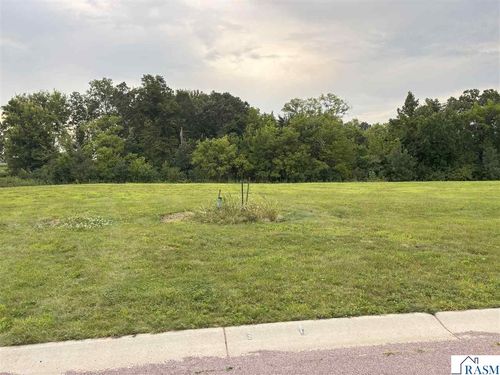 1977 Lexington Ln, North Mankato, MN, 56003-4271 | Card Image