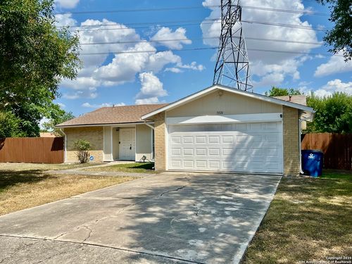 5026 Thomas Paine Dr, Kirby, TX, 78219-1943 | Card Image