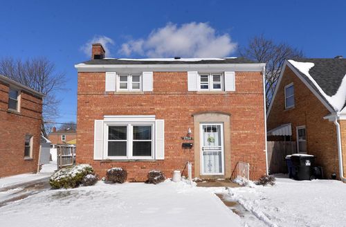 2324 Gilson Street, RACINE, WI, 53403 | Card Image