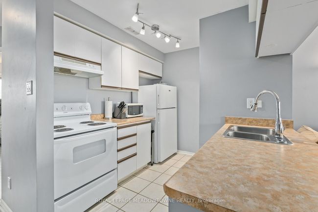 24 - 42A Stewart Maclaren Rd, Condo with 2 bedrooms, 1 bathrooms and null parking in Georgetown ON | Image 13