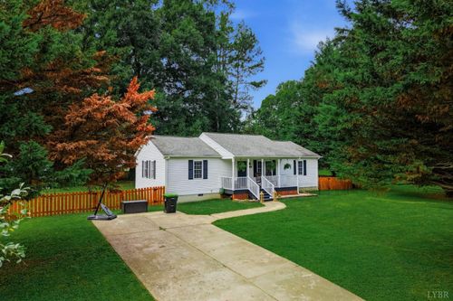 393 Ethel St, Appomattox, VA, 24522-8113 | Card Image