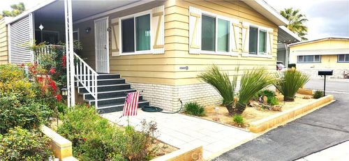 spc-30-54999 Martinez Trl, Yucca Valley, CA, 92284-2463 | Card Image