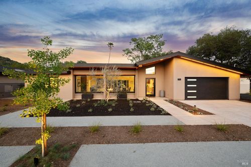 226 1st St E, Sonoma, CA, 95476-5703 | Card Image