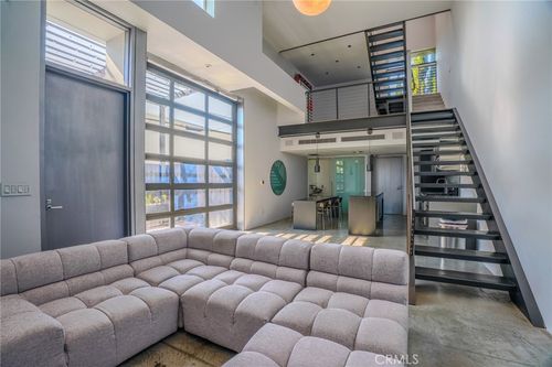 apt-5-1011 N Orange Grove Ave, West Hollywood, CA, 90046-6161 | Card Image