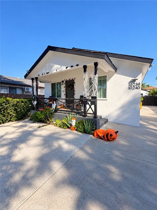 10238 San Antonio Ave, South Gate, CA, 90280-6514 | Card Image