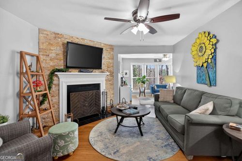 3019 Canyon Point Cir, Roswell, GA, 30076-3381 | Card Image