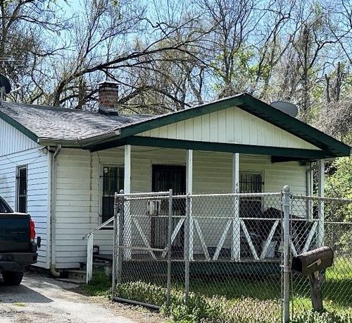462 N 83rd St, East Saint Louis, IL, 62203-2563 | Card Image