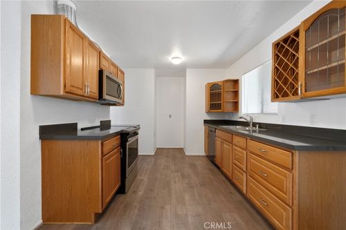 1909 N Summit, Pasadena, CA, 91103 | Card Image