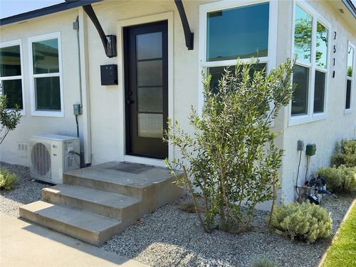 a-2510 Termino Ave, Long Beach, CA, 90815-1725 | Card Image