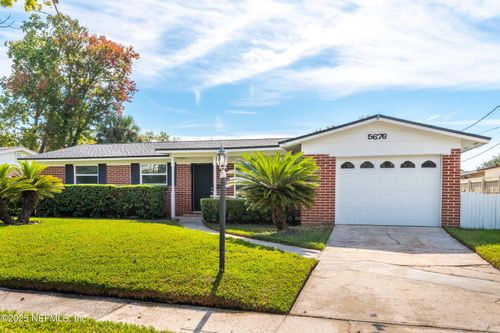 5676 Flagstaff Rd, Jacksonville, FL, 32207-7127 | Card Image